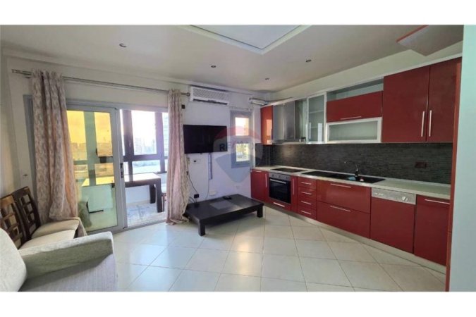 Vlore, jepet me qera apartament 2+1 , 117 m² 400 € (Rr.Laze Malo Rruga Avni Rustemi, Vlorë)