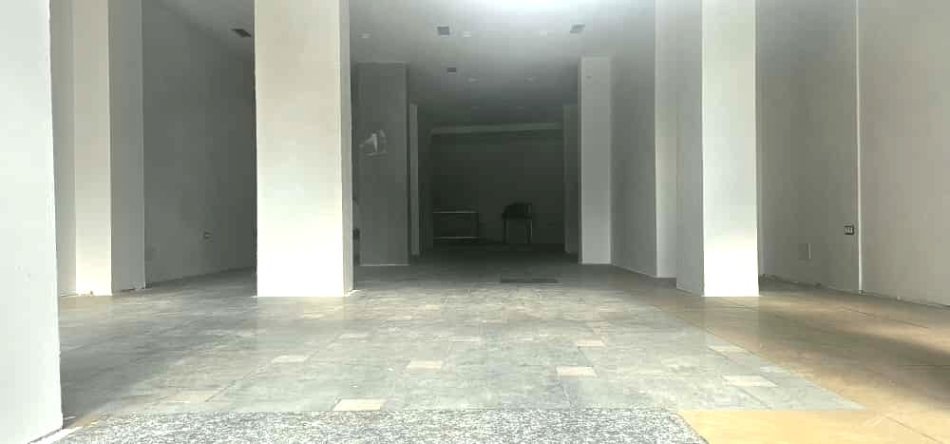 Tirane, jepet me qera ambjent biznesi , 150 m² 1.500 € (QENDËR)