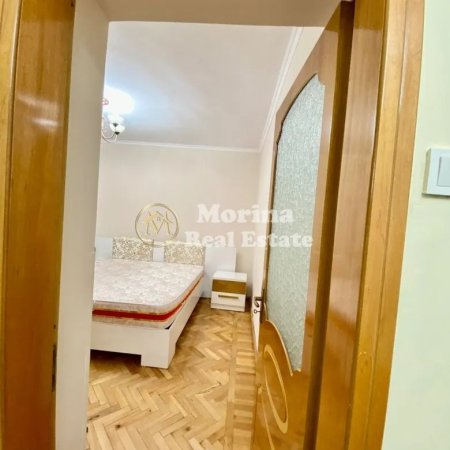 Tirane, jepet me qera apartament 2+1 Kati 2, 80 m² 650 € (Rruga Fortuzi)