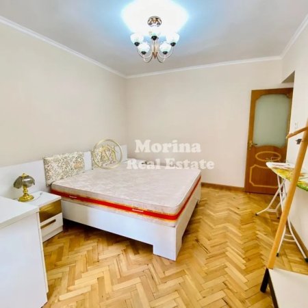 Tirane, jepet me qera apartament 2+1 Kati 2, 80 m² 650 € (Rruga Fortuzi)