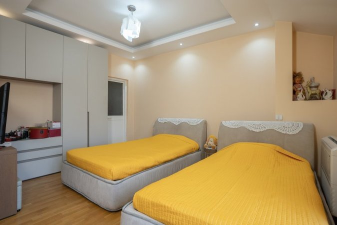 Tirane, shitet apartament+verande | Penthouse 3+1+Aneks+Ballkon Kati 6, 275 m² 336.000 € (Rruga Shefqet Kuka)