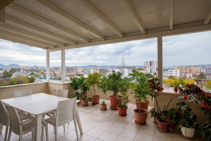 Tirane, shitet apartament+verande | Penthouse 3+1+Aneks+Ballkon Kati 6, 275 m² 336.000 € (Rruga Shefqet Kuka)