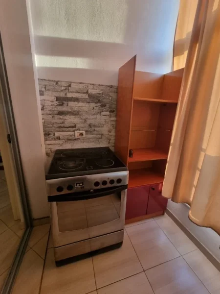 Tirane, jepet me qera apartament 2+1 Kati 8, 450 € 