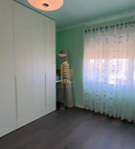 Tirane, jepet me qera apartament 2+1+Ballkon Kati 6, 112 m² 1.000 € (Rruga Bilal Sina)