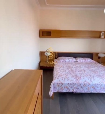 Tirane, jepet me qera apartament 2+1+Ballkon Kati 6, 112 m² 1.000 € (Rruga Bilal Sina)