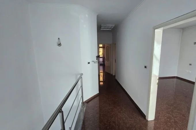 Tirane, jepet me qera ambjent biznesi Kati 1, 290 m² (RRUGA MYSLYM SHYRI)