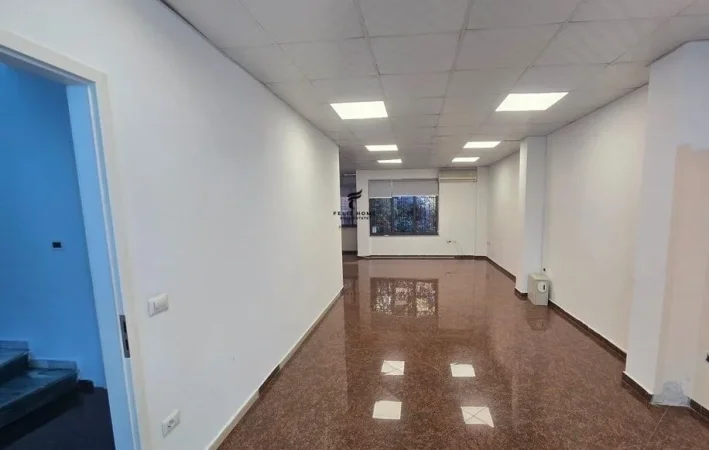 Tirane, jepet me qera ambjent biznesi Kati 1, 290 m² (RRUGA MYSLYM SHYRI)