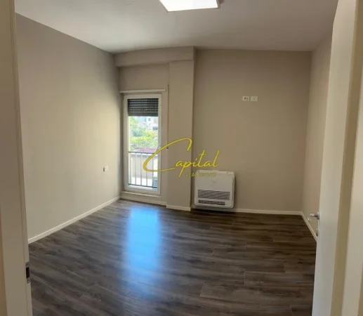 Tirane, shitet apartament 2+1 Kati 1, 88 m² 210.000 € (ISH STACIONI TRENIT)