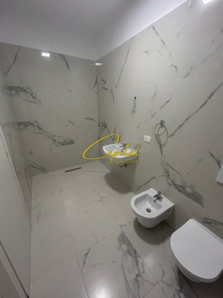 Tirane, shitet apartament 2+1 Kati 1, 88 m² 210.000 € (ISH STACIONI TRENIT)