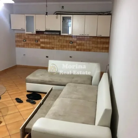 Tirane, jepet me qera ambjent biznesi Kati 1, 65 m² 700 € (Ali Demi)