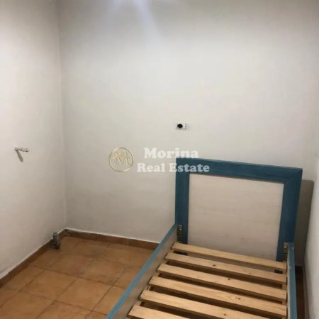Tirane, jepet me qera ambjent biznesi Kati 1, 65 m² 700 € (Ali Demi)