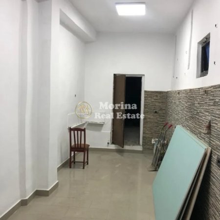 Tirane, jepet me qera ambjent biznesi Kati 1, 65 m² 700 € (Ali Demi)