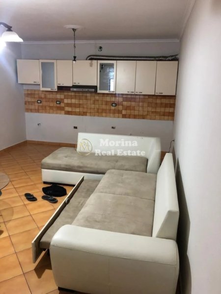 Tirane, jepet me qera ambjent biznesi Kati 1, 65 m² 700 € (Ali Demi)