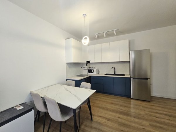 Tirane, jepet me qera apartament 2+1 Kati 8, 100 m² 700 € (ISH FUSHA E AVIACIONIT)