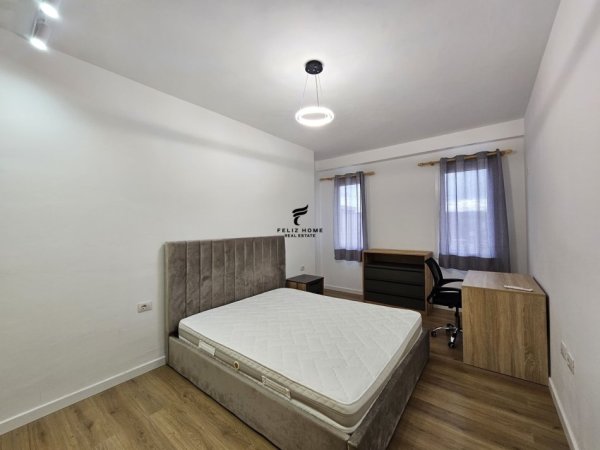 Tirane, jepet me qera apartament 2+1 Kati 8, 100 m² 700 € (ISH FUSHA E AVIACIONIT)