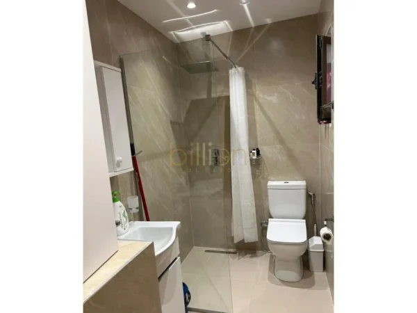 jepet me qera 2+1 , 80 m² 550 € (Bulevardi Bajram Curri)