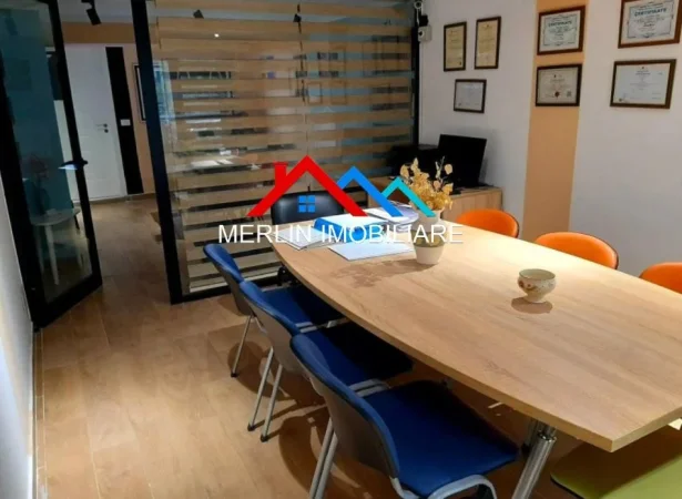 Tirane, shitet ambjent biznesi Kati 0, 41 m² 108.500 € (RRUGA MUHAMET GJOLLESHA)