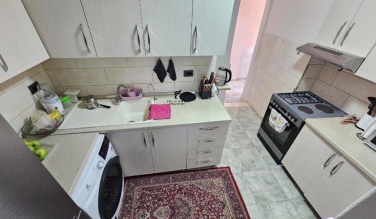 Tirane, jepet me qera apartament 1+1 Kati 2, 60 m² 550 € (BRRYLI)
