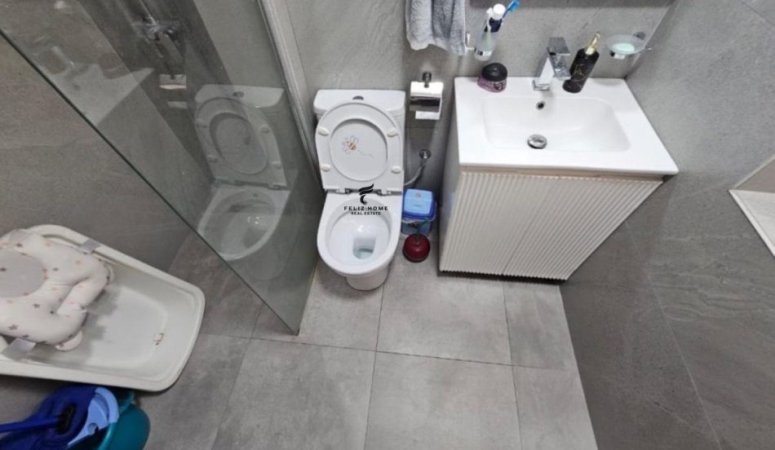 Tirane, jepet me qera apartament 1+1 Kati 2, 60 m² 550 € (BRRYLI)