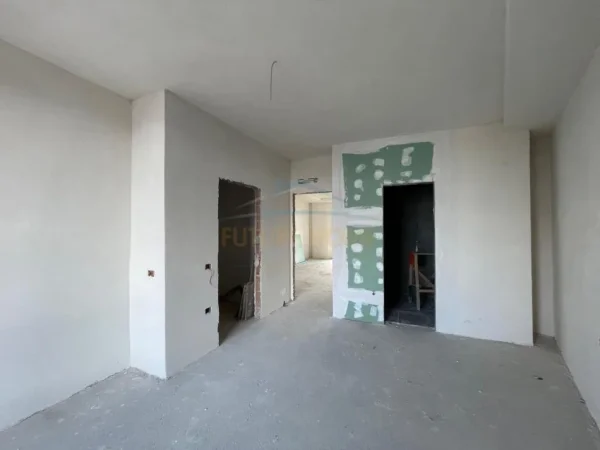 Tirane, shitet apartament 3+1 Kati 9, 156 m² 280.000 € (Bulevardi i Ri , Platinium Residence)