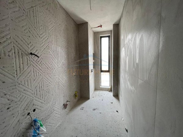 Tirane, shitet apartament 3+1 Kati 9, 156 m² 280.000 € (Bulevardi i Ri , Platinium Residence)