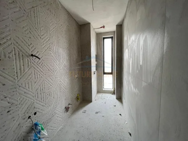 Tirane, shitet apartament 3+1 Kati 9, 156 m² 280.000 € (Bulevardi i Ri , Platinium Residence)