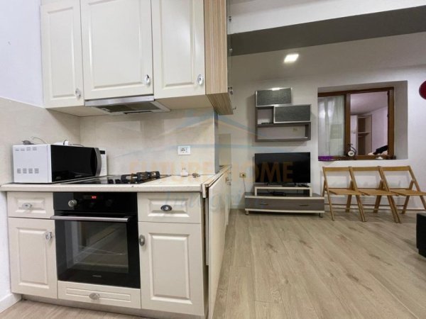 Tirane, jepet me qera apartament 2+1 Kati 1, 75 m² 500 € 