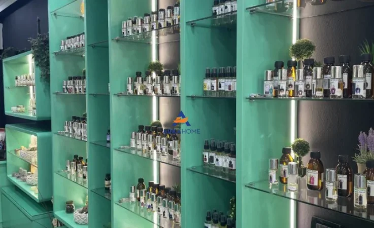 Tirane, shitet dyqan Kati 0, 35 m² 800.000 € 