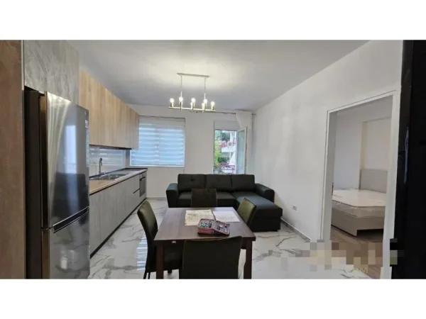 Tirane, jepet me qera apartament 2+1+Ballkon Kati 3, 80 m² 680 € (LIQENI I THATE)