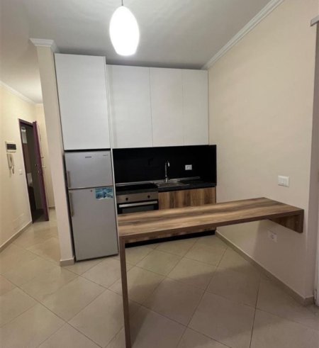 Tirane, jepet me qera apartament 1+1 Kati 8, 70 m² 480 € (ASTIR)