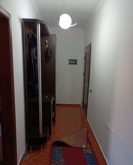 Tirane, jepet me qera apartament 1+1 Kati 5, 90 m² 500 € (Don Bosko)