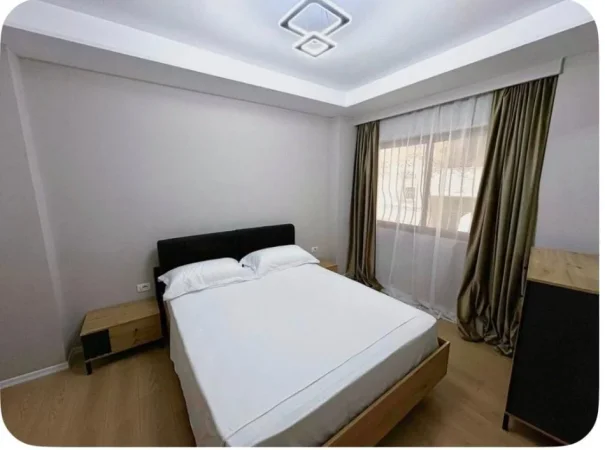 Tirane, jepet me qera apartament 1+1+Ballkon Kati 1, 75 m² 800 € (Siri Kodra)