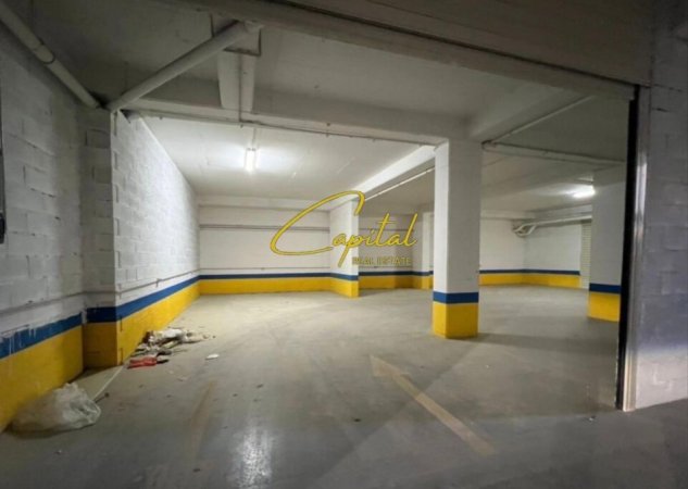 Tirane, jepet me qera magazine Kati -1, 200 m² 1.250 € (ASTIR)