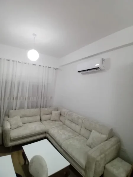 Tirane, jepet me qera apartament 1+1 Kati 7, 50 m² 450 € (Kompleksi Mangalem Ali Dem)