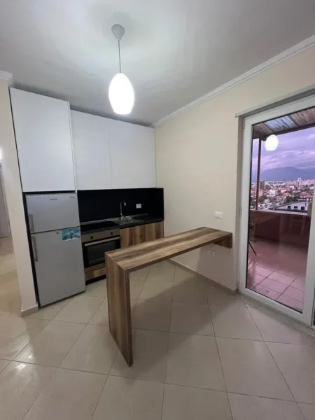 Tirane, jepet me qera apartament 1+1+Ballkon Kati 8, 115 m² 480 € (astir)