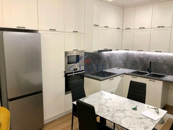Tirane, jepet me qera apartament 1+1+Ballkon Kati 4, 60 m² 550 € (Fusha e Ali Demit)