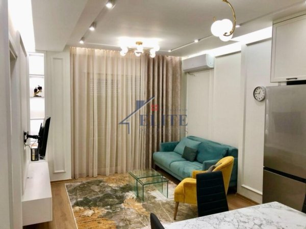 Tirane, jepet me qera apartament 1+1+Ballkon Kati 4, 60 m² 550 € (Fusha e Ali Demit)