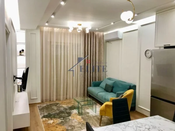 Tirane, jepet me qera apartament 1+1+Ballkon Kati 4, 60 m² 550 € (Fusha e Ali Demit)