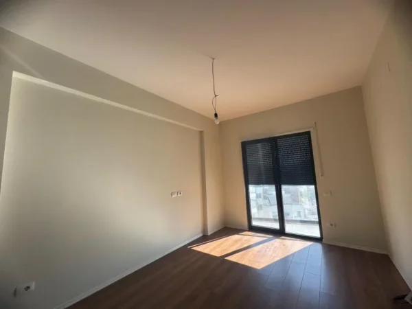 Tirane, jepet me qera apartament 1+1+Ballkon Kati 8, 55 m² 400 € (Astir)