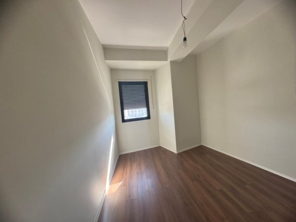 Tirane, jepet me qera apartament 1+1+Ballkon Kati 8, 55 m² 400 € (Astir)