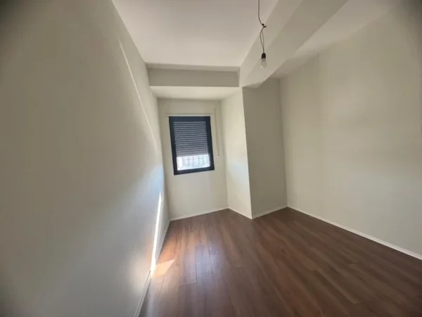 Tirane, jepet me qera apartament 1+1+Ballkon Kati 8, 55 m² 400 € (Astir)