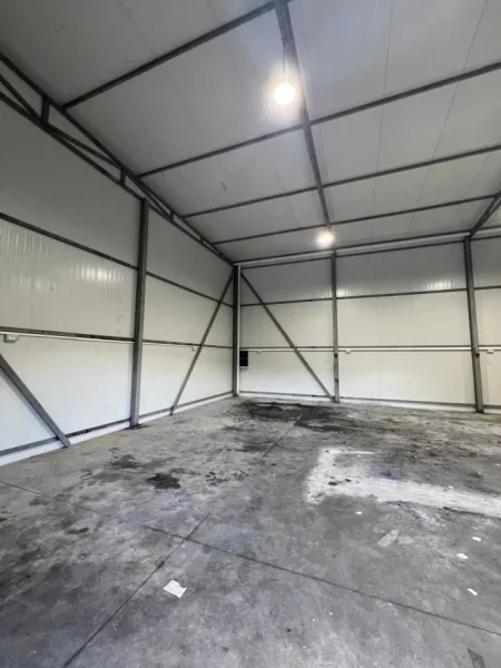 Tirane, jepet me qera magazine Kati 0, 150 m² 120.000 € (Përballë City Park)