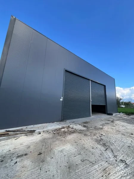 Tirane, jepet me qera magazine Kati 0, 150 m² 120.000 € (Përballë City Park)