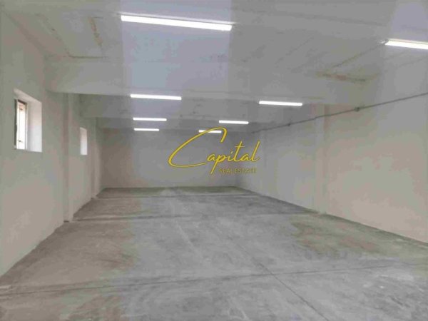 Tirane, jepet me qera magazine Kati 0, 160 m² 1.000 € (VAQARR)