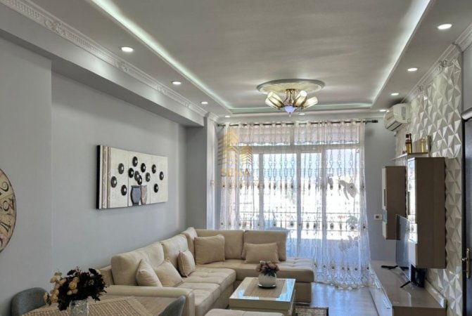 Tirane, jepet me qera apartament 2+1+Ballkon Kati 5, 97 m² 550 € (Bulevard Kashar)