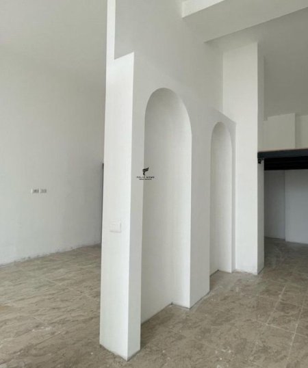 Tirane, shitet dyqan Kati 0, 217 m² 270.000 € (ISH FUSHA E AVIACIONIT)