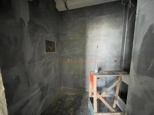 Tirane, shitet apartament 3+1+Ballkon Kati 9, 156 m² 280.000 € (BULEVARDI I RI)