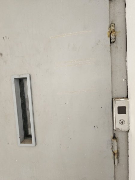 Tirane, jepet me qera ambjent biznesi Kati 5, 3.000 m² 7.000 € (Rruga Demokracia)