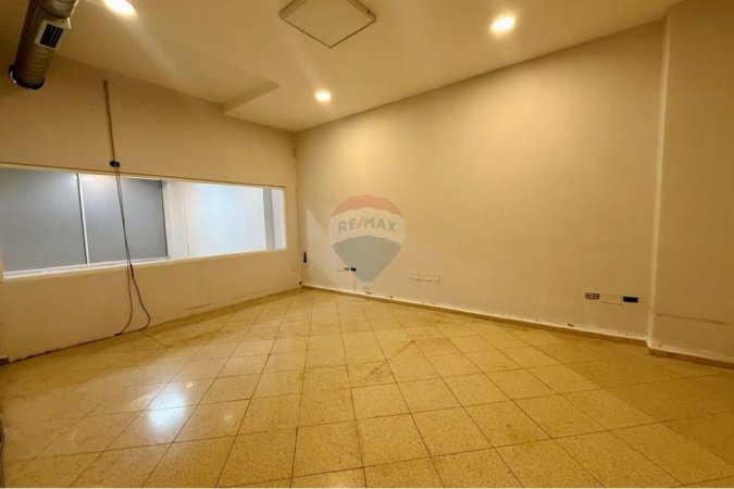 Tirane, jepet me qera zyre Kati 1, 136 m² 900 € (Rruga Kodra e Diellit Kodra e Diellit 1, Tiranë)
