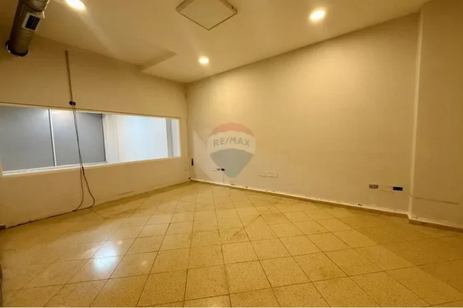Tirane, jepet me qera zyre Kati 1, 136 m² 900 € (Rruga Kodra e Diellit Kodra e Diellit 1, Tiranë)
